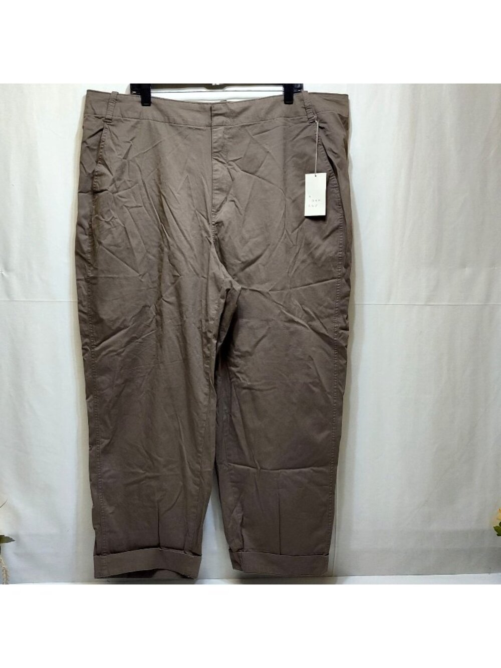 A New Day Womens 20W Chino Brown Stretch Straight Relaxed Cuffed Ankle Pants NWT